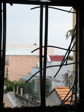 Cháy nhà dân, cột phát sóng Vinaphone suýt bị lửa thiêu - 3 Cháy nhà dân, cột phát sóng Vinaphone suýt bị lửa thiêu - 3