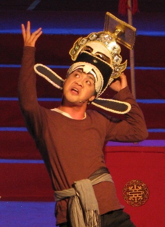 Hồi hộp chờ gương mặt trẻ nào được xướng tên “vàng” ? - 17