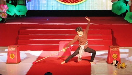 Xem lại màn độc thoại “nghệ sĩ già diễn kịch giữa đêm khuya” - 10 Xem lại màn độc thoại “nghệ sĩ già diễn kịch giữa đêm khuya” - 10