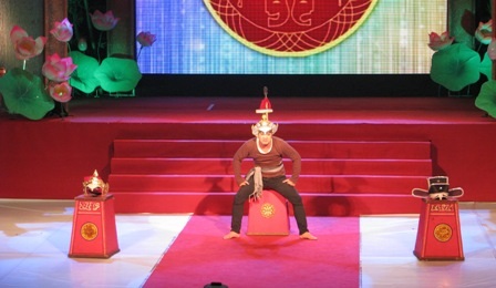 Xem lại màn độc thoại “nghệ sĩ già diễn kịch giữa đêm khuya” - 6 Xem lại màn độc thoại “nghệ sĩ già diễn kịch giữa đêm khuya” - 6