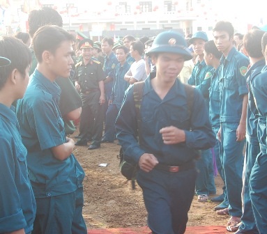 Hàng nghìn thanh niên hăng hái lên đường nhập ngũ - 21