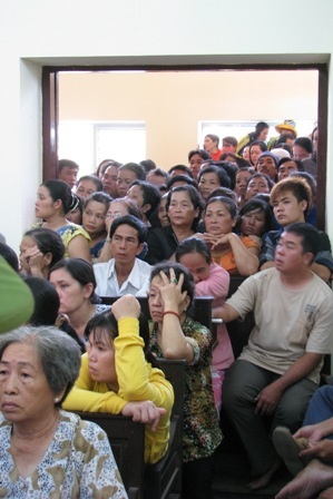 Toàn cảnh phiên tòa xử vụ nhà báo Hoàng Hùng bị đốt - 13 Toàn cảnh phiên tòa xử vụ nhà báo Hoàng Hùng bị đốt