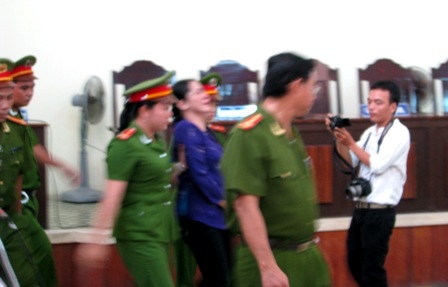 Toàn cảnh phiên tòa xử vụ nhà báo Hoàng Hùng bị đốt - 8 Toàn cảnh phiên tòa xử vụ nhà báo Hoàng Hùng bị đốt