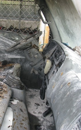 3 xe máy bốc cháy dữ dội trên xe chuyên dụng của CSGT - 6