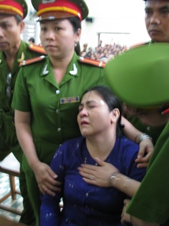 Vợ nhà báo Hoàng Hùng nhận án tù chung thân