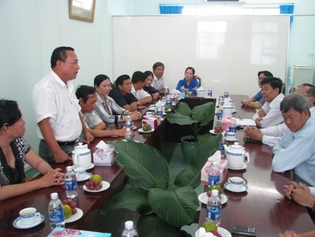 “Để Thu Thảo phải gánh trách nhiệm cùng cha, tôi rất thương” - 3 Buổi làm việc giữa đoàn cán bộ huyện Hồng Dân và Trường ĐH Tây Đô (Ảnh: Huỳnh Hải).