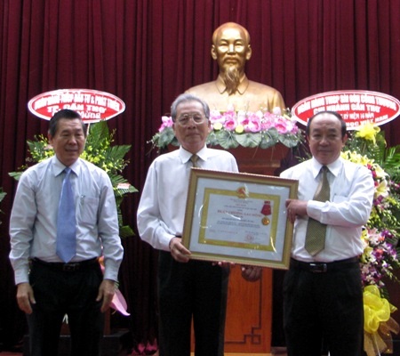 Hội Khuyến học TP Cần Thơ đón nhận Huân chương Lao động hạng Nhì - 2 Tưng bừng kỷ niệm 16 năm Ngày Khuyến học Việt Nam
