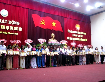 Hội Khuyến học TP Cần Thơ đón nhận Huân chương Lao động hạng Nhì - 3 Tưng bừng kỷ niệm 16 năm Ngày Khuyến học Việt Nam