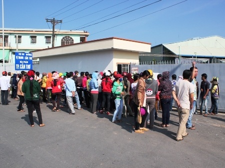 Các công nhân Công ty TNHH Thuận Hưng ngưng việc đòi quyền lợi.