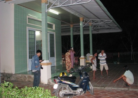 Phóng hỏa, chém người khiến 6 nạn nhân thương vong - 6 Bà Phe (60 tuổi) bị chém nặng nhất trong 5 nạn nhân. (Ảnh: Huỳnh Hải)