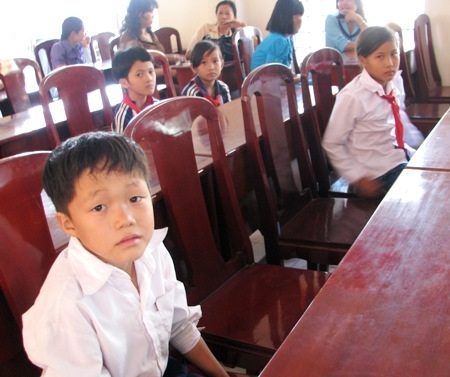 Nhiều em học sinh nghèo vẫn còn lạ với Tết.