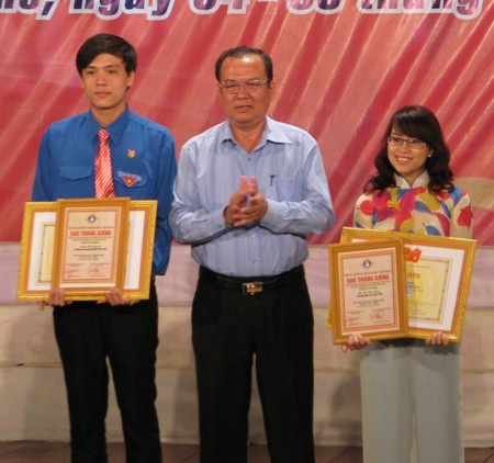 Cần Thơ: Trao danh hiệu “Sinh viên 5 tốt” cho nhiều SV tiêu biểu - 1 Phó Chủ tịch Thường trực UBND TP Cần Thơ Lê Hùng Dũng (