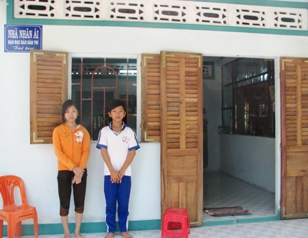 Hai chị em mồ côi Ngọc Hằng, Chí Linh có nhà mới đón Tết - 5 Từ đây hai chị em Hằng đã có nhà mới để thờ cúng cha mẹ tươm tất, ổn định cuộc sống.