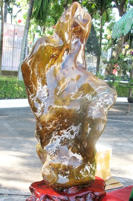 Hòn Nụ hôn đá, 21,7kg, 30 triệu đồng.