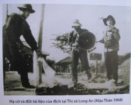 Những hình ảnh quý báu cuộc tổng tiến công xuân Mậu Thân 1968 ở Tây Nam Bộ - 19 Những hình ảnh trắng đen quý báu ghi lại thời khắc lịch sử năm 1968 ở Tây Nam Bộ.