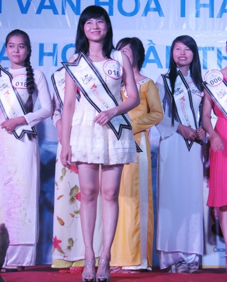 Nữ sinh Cần Thơ đọ sắc rực rỡ tại... Miss Sôcôla - 3 3 nữ sinh được chọn vào các thứ hạng cao hồi hộp chờ kết quả.