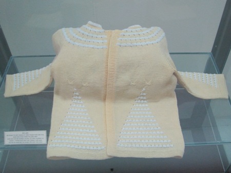 Hoa tai của một người mẹ gửi cho con gái trong những năm tham gia hoạt động đoàn thanh niên 1968.