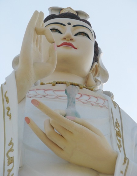 Chiêm ngưỡng tượng Phật Bà “khổng lồ” ở Bạc Liêu - 10 Cận cảnh nét mặt hiền từ của Phật Bà.