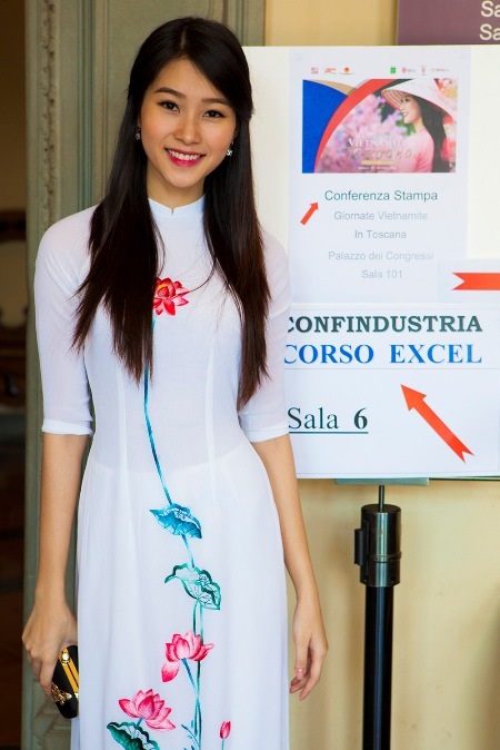Họp báo tại buổi họp báo giới thiệu Tuần lễ Việt Nam tại Tuscany- Ý.
