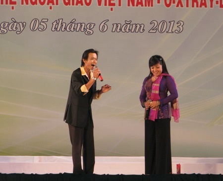 Đêm văn nghệ kỷ niệm 40 năm quan hệ ngoại giao Việt Nam- Australia - 11 Song ca cổ