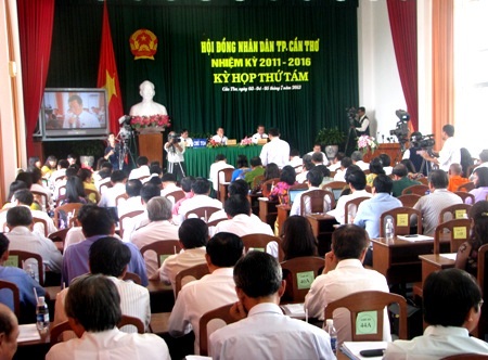 Quán nhậu làm nóng bàn nghị sự - 1 Quán nhậu làm nóng bàn nghị sự