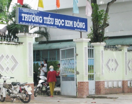 “Bàn ghế thấp, học sinh phải… nằm học”: Sở GD-ĐT Bạc Liêu phản hồi - 1 “Bàn ghế thấp, hàng ngàn HS… nằm học”: Sở GD-ĐT Bạc Liêu phản hồi