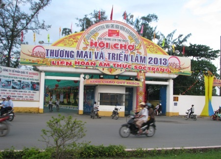 Festival Đua ghe ngo đồng bào Khmer ĐBSCL lần I chuẩn bị khai mạc - 2 Nhiều hoạt động phong phú sẽ diễn ra tại Festival Đua ghe ngo lần I.