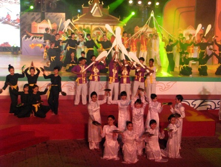 Ca sĩ Thùy Trang mang đến một ca khúc ngọt ngào về cây lúa.