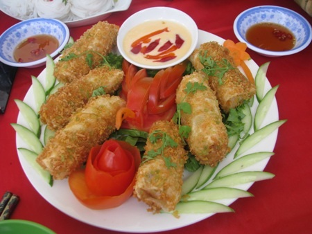 Sôi nổi liên hoan ẩm thực món ngon Nam Bộ - 4 Món chả giò sữa.