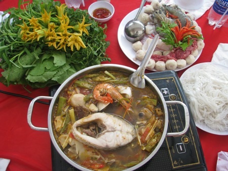 Sôi nổi liên hoan ẩm thực món ngon Nam Bộ - 9 Lẩu chua.
