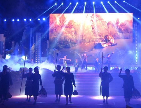 Rộn ràng đêm "10 năm- Vang mãi Cần Thơ" - 1 Những hình ảnh tái hiện một thời hoang sơ với