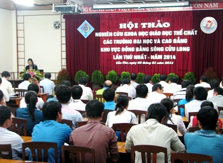 Nhiều trường còn “xem nhẹ” công tác giáo dục thể chất cho SV - 1 Quang cảnh buổi hội thảo được tổ chức tại Trường ĐH Cần Thơ.