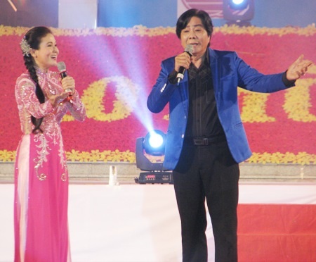 NSƯT Thanh Ngân và NSƯT Trọng Hữu thể hiện bài vọng cổ