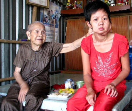 “Tết này là cái Tết vui nhất trong đời” - 2 Chị Hoa đã có một cái Tết cổ truyền vui nhất trong đời.