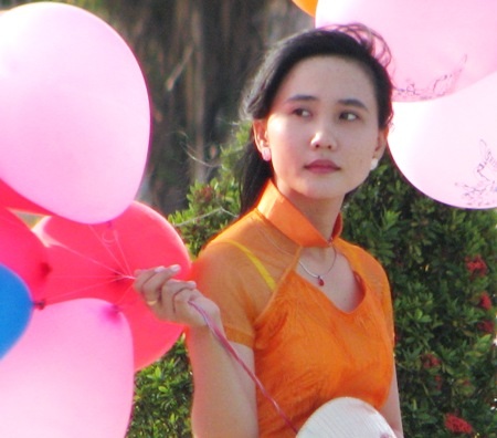 Duyên dáng nữ sinh Bạc Liêu ngày Thơ Việt Nam - 10 Những nữ sinh duyên dáng của ĐH Bạc Liêu trong ngày thi nhân.