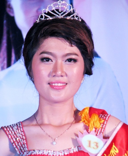 Cận cảnh cặp đôi sinh viên thanh lịch Lý Văn Chí Toàn và Lê Thị Bích Thủy. 