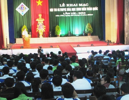 Gần 200 sinh viên tham gia thi Olympic Hóa học toàn quốc năm 2014 - 1 Quang cảnh lễ khai mạc Hội thi Olympic Hóa học SV toàn quốc lần 8 tại ĐH Cần Thơ s