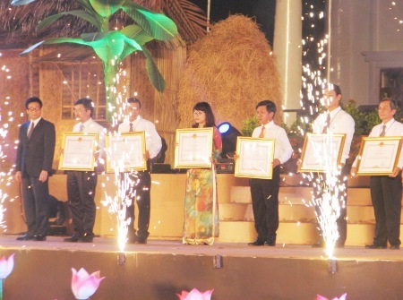Đờn ca tài tử sẽ mãi nằm trong kho tàng văn hóa của nhân loại - 2 Phó Thủ tướng Vũ Đức Đam phát biểu tại lễ khai mạc.