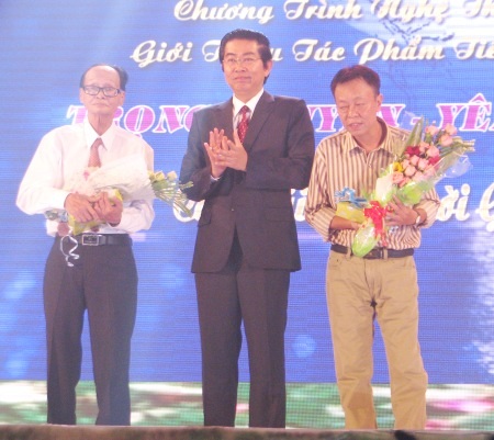 Đêm nghệ thuật giới thiệu, tôn vinh soạn giả cải lương Trọng Nguyễn - Yên Lang - 5 Nghệ sĩ Lê Tứ và Giang Bích Phượng thể hiện bài