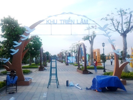 Một khu triển lãm cơ bản đã gần hoàn tất.