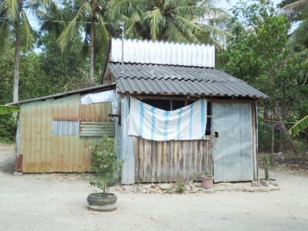 Vụ cháu lớp 2 bị hiếp, giết, phi tang: Bi kịch cuộc đời hung thủ - 1 Căn nhà của hung thủ Phan Hoài Phong- nơi xảy ra vụ cháu Thắm bị hiếp, giết.