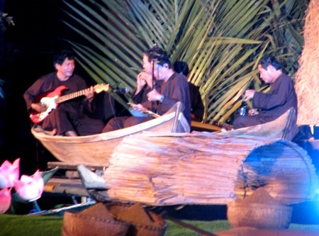 Chơi đờn ca tài tử ở