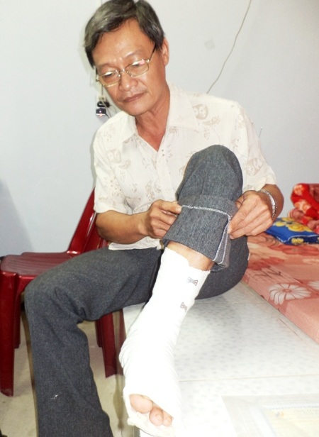 Một thương tích, nhiều kết luận giám định trái chiều - 1 Ông Hứa Văn Lến với vết thương