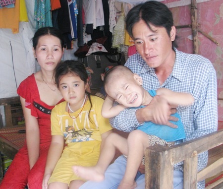 “Con chỉ mong một lần em con đứng dậy” - 6 Cháu Võ Triều Vy chỉ mong một lần em cháu đứng dậy.