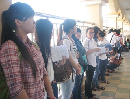 Thời tiết mát mẻ, thí sinh thoải mái thi môn cuối - 3 Các thí sinh