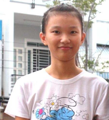 Vừa mổ ruột thừa vẫn chịu đau đi thi đại học - 1 Em Thy trong ngày dự thi ĐH ở Cần Thơ.