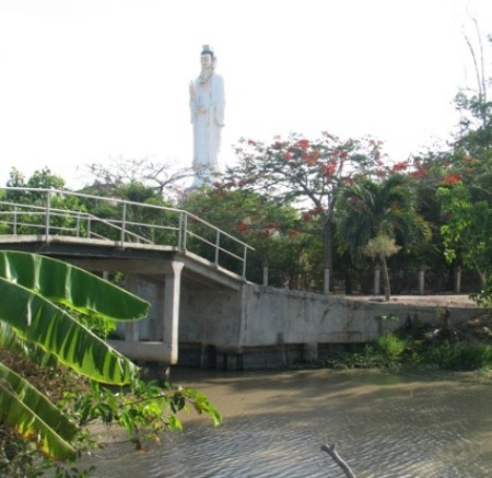 Về Bạc Liêu thăm tượng Phật Bà “khổng lồ” - 3 Tượng Phật Bà chùa Hưng Thiện.