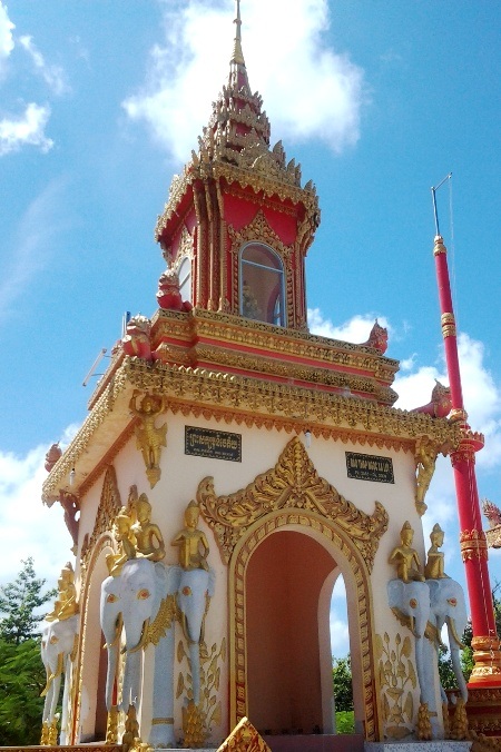 Thăm ngôi chùa Khmer hơn 100 năm tuổi ở Bạc Liêu - 7 ...nổi bật với bảo tháp xá lị.
