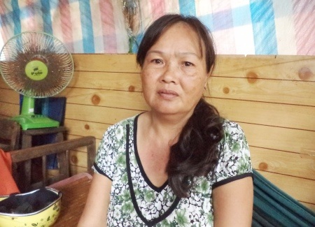 Bà Ông Thị Keng- mẹ của nghi can Nam trong buổi tiếp xúc với PV.