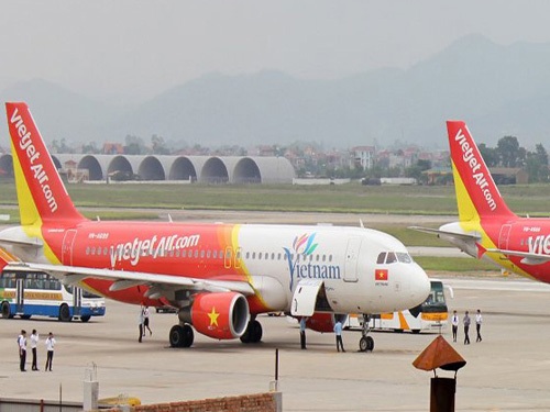 Nữ hành khách đau bụng, máy bay VietJet hoãn cất cánh - 1 Máy bay VieJet Air tại sân bay quốc tế Nội Bài - Ảnh minh họa
